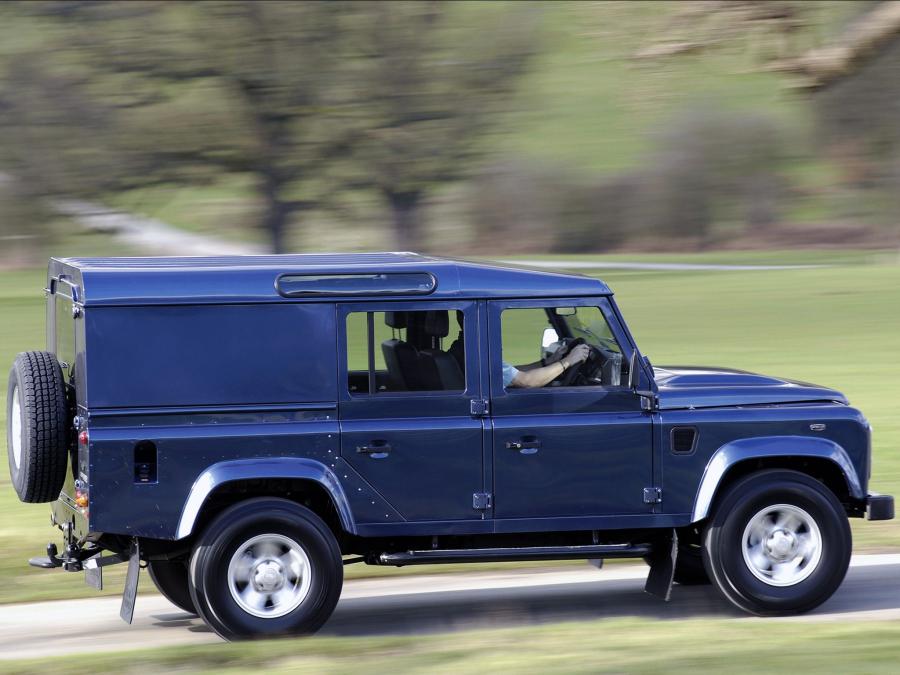  Land Rover Defender 110 Utility Wagon 2009 года  (UK) (фото 9 из 10)